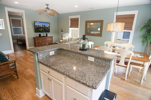 832 Madiera Dr-18