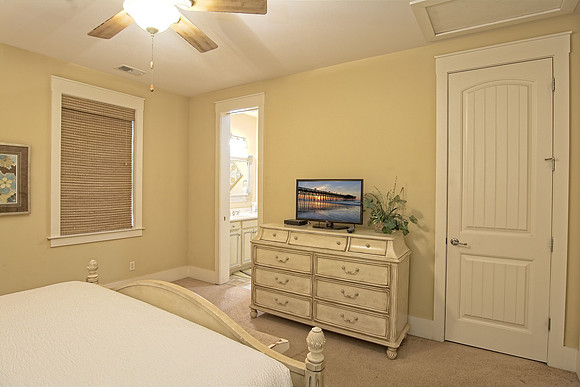 833 Madiera Dr-16