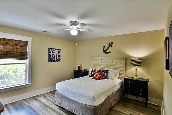 4914 Cinzia Ln-4