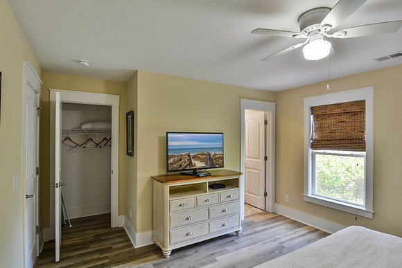 4914 Cinzia Ln-7